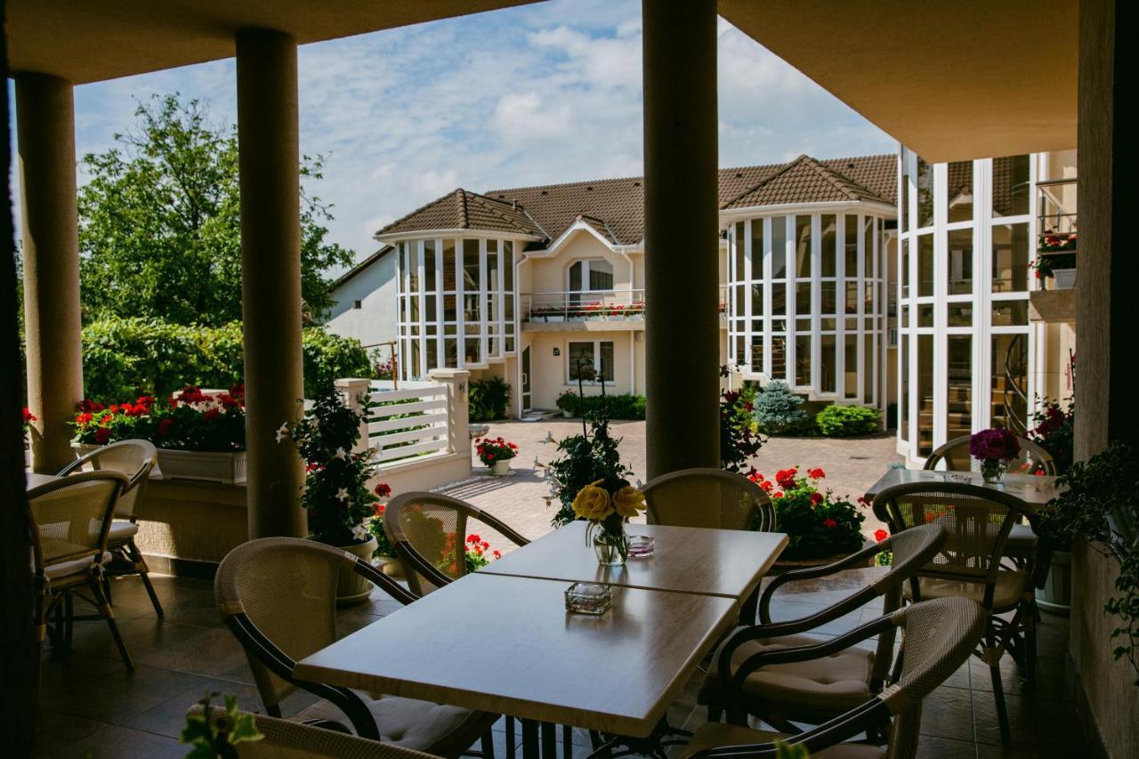 Villa Brussels ديفا المظهر الخارجي الصورة